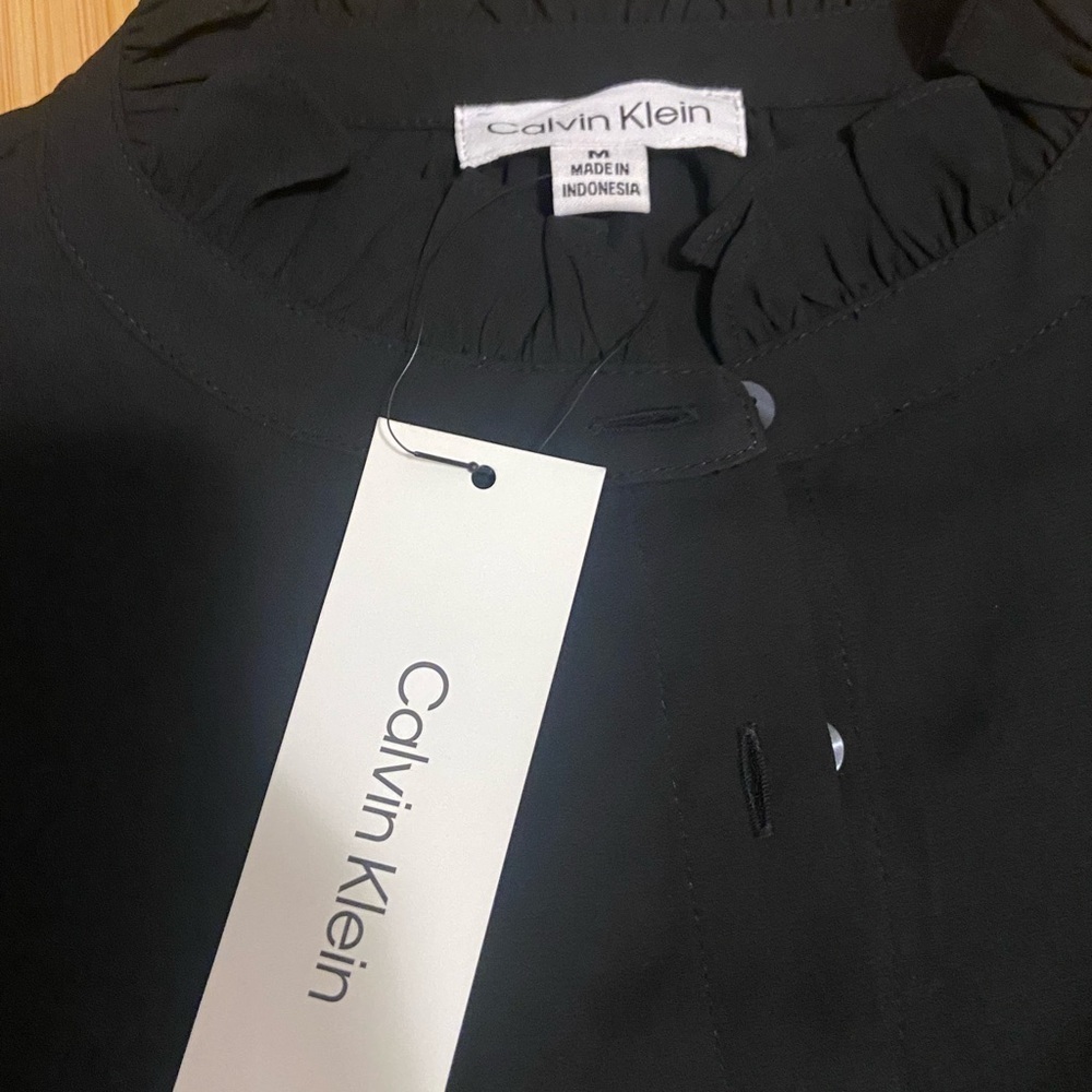 Calvin Klein Women's Flutter Sleeve Lightweight Black Button-Down Shirt - Picture 2 of 6